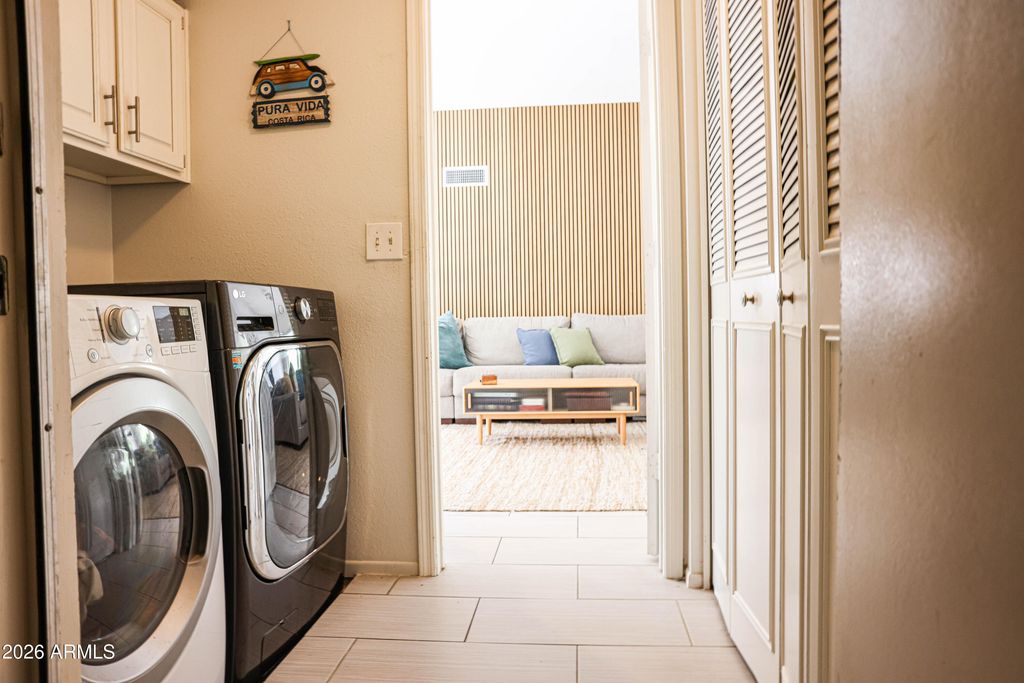 Image 43 of property listing at 10130 W MEADOWBROOK Avenue, Phoenix, AZ 85037