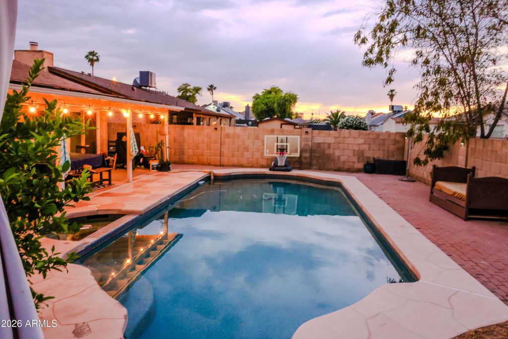 Image 44 of property listing at 10130 W MEADOWBROOK Avenue, Phoenix, AZ 85037