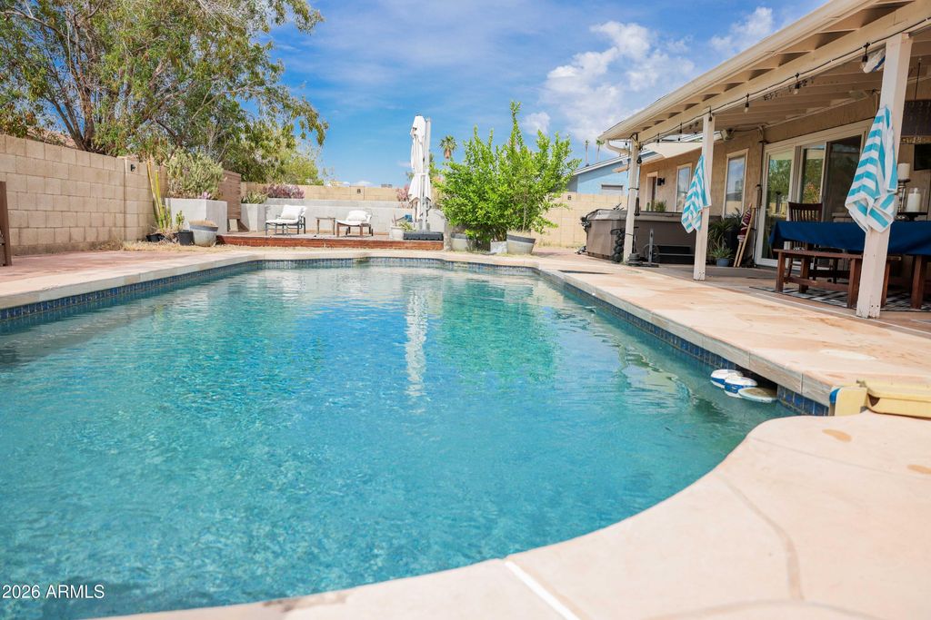 Image 45 of property listing at 10130 W MEADOWBROOK Avenue, Phoenix, AZ 85037