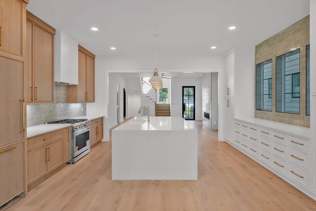 6398 Highway 100, Nashville, TN 37205