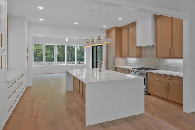 6398 Highway 100, Nashville, TN 37205