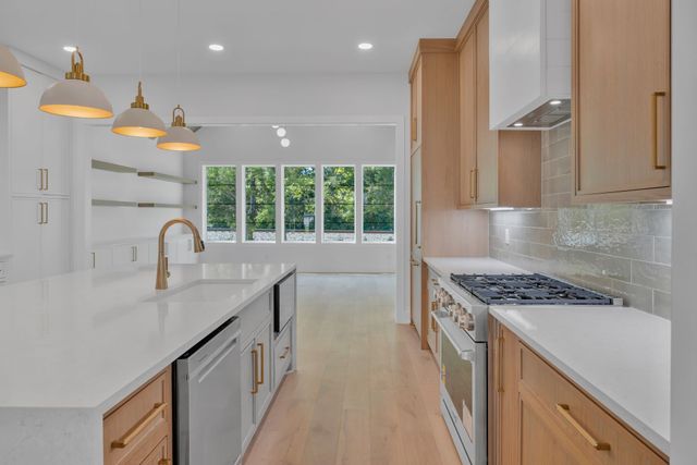 6398 Highway 100, Nashville, TN 37205