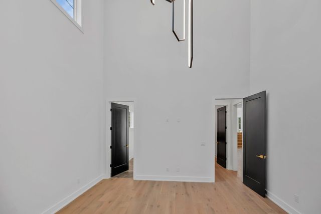 6398 Highway 100, Nashville, TN 37205