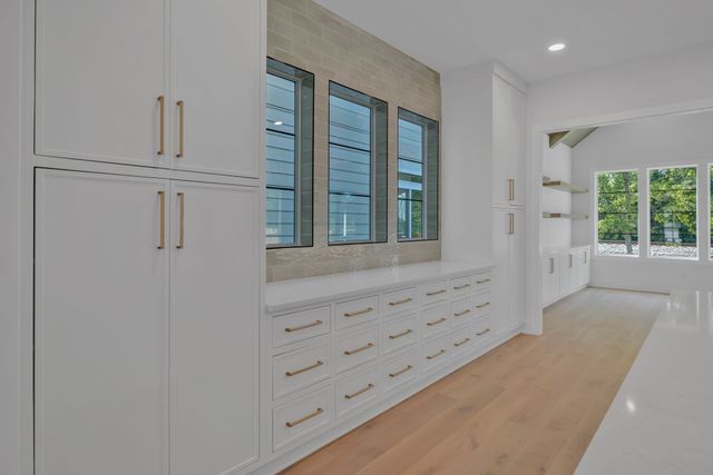 6398 Highway 100, Nashville, TN 37205