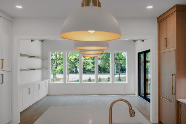 6398 Highway 100, Nashville, TN 37205