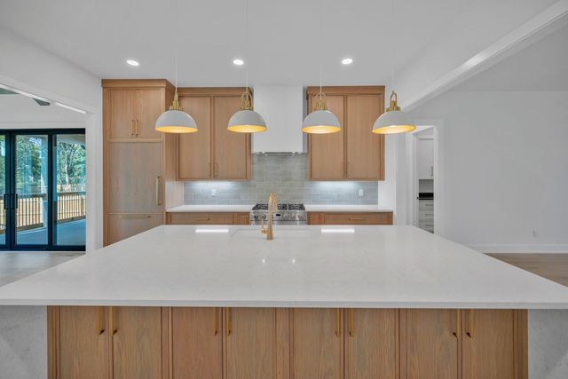 6398 Highway 100, Nashville, TN 37205