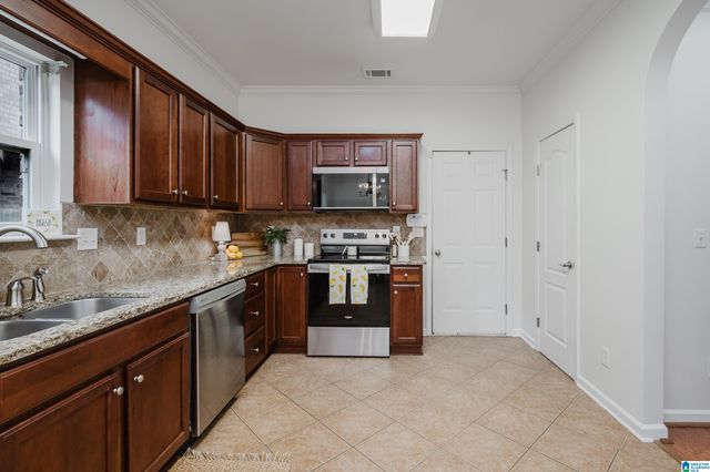 2824 OXMOOR GLEN DRIVE, Birmingham, AL 35211