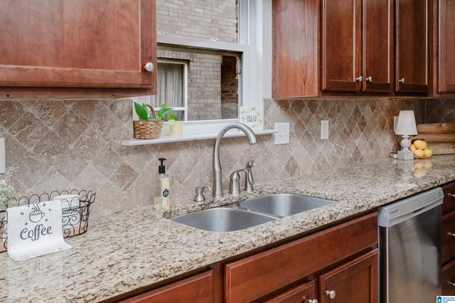 2824 OXMOOR GLEN DRIVE, Birmingham, AL 35211