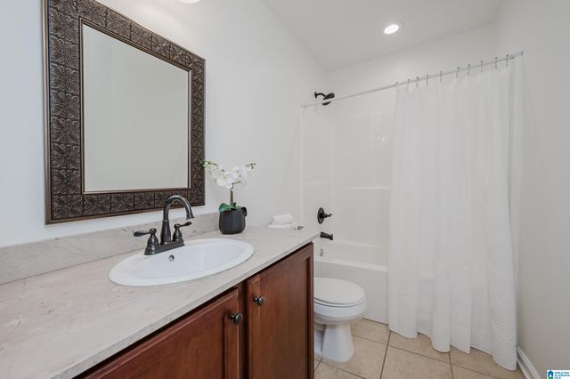 2824 OXMOOR GLEN DRIVE, Birmingham, AL 35211