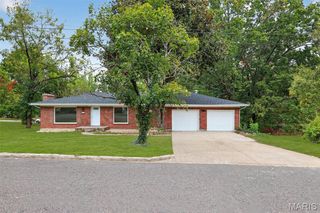 315 Hillcrest Drive, Bourbon, MO 65441