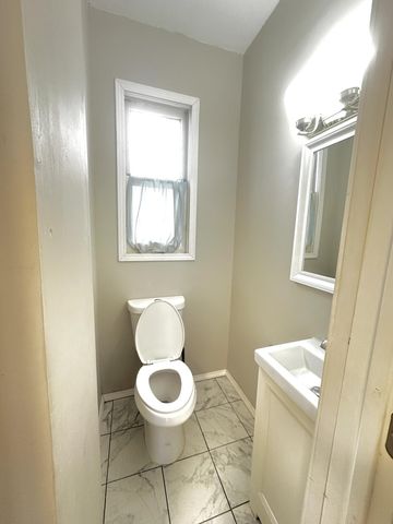 763 Saint Anthony Avenue, Saint Paul, MN 55104