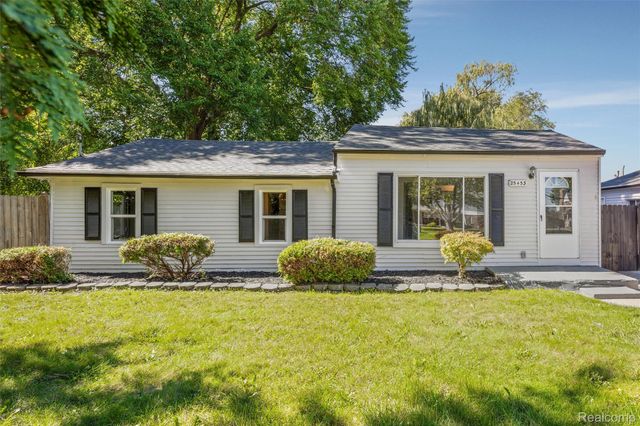 25453 Pine View Avenue, Warren, MI 48091
