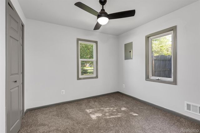 25453 Pine View Avenue, Warren, MI 48091