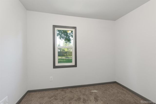25453 Pine View Avenue, Warren, MI 48091