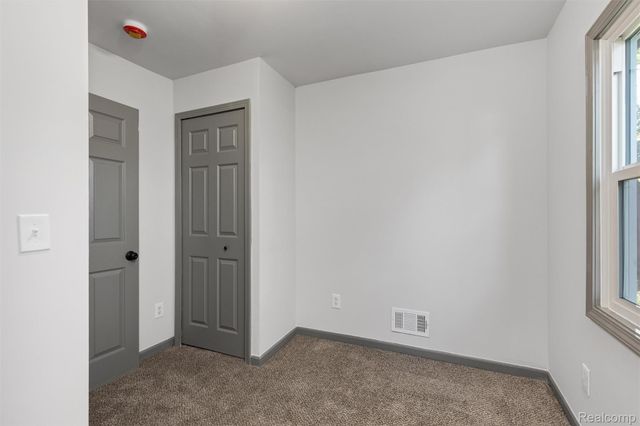 25453 Pine View Avenue, Warren, MI 48091
