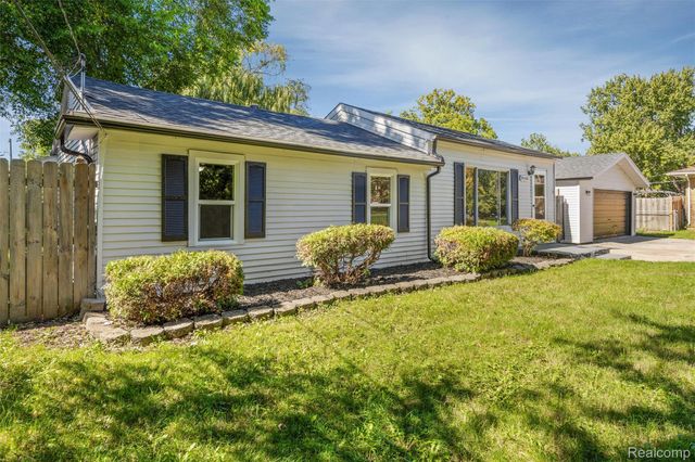 25453 Pine View Avenue, Warren, MI 48091