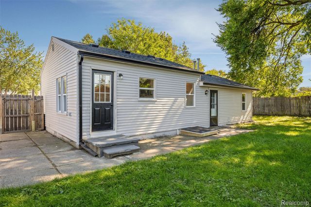 25453 Pine View Avenue, Warren, MI 48091