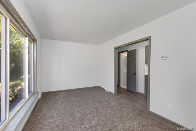 25453 Pine View Avenue, Warren, MI 48091