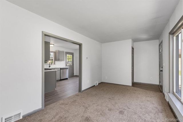 25453 Pine View Avenue, Warren, MI 48091