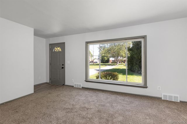 25453 Pine View Avenue, Warren, MI 48091