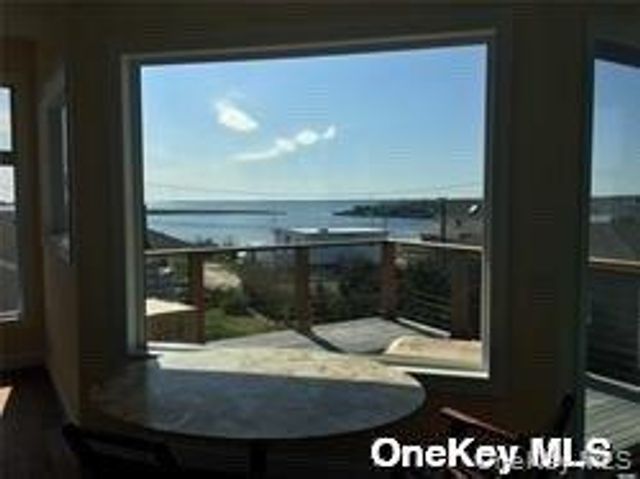 7 Pond Point Road, Westhampton Beach, NY 11978