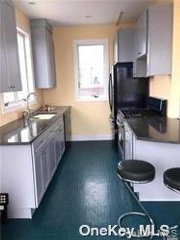 7 Pond Point Road, Westhampton Beach, NY 11978