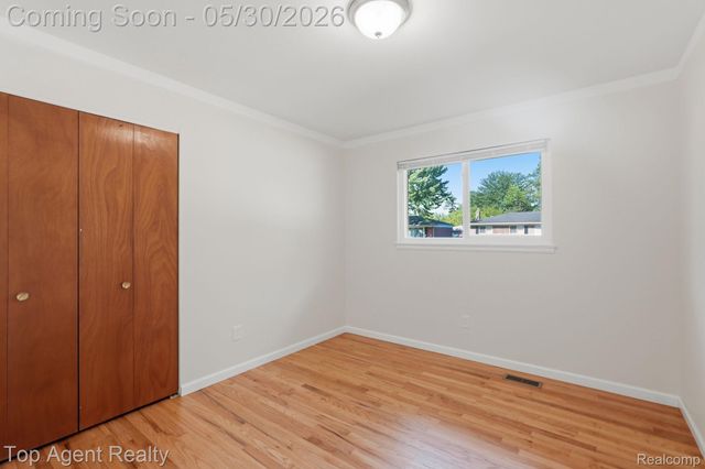 26268 Patricia Avenue, Warren, MI 48091