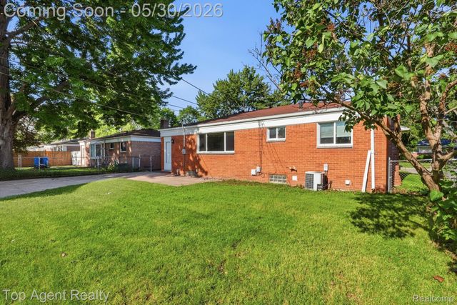 26268 Patricia Avenue, Warren, MI 48091