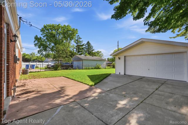 26268 Patricia Avenue, Warren, MI 48091