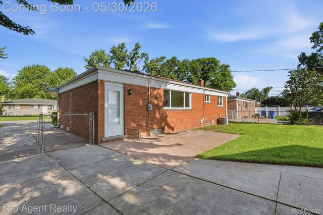 26268 Patricia Avenue, Warren, MI 48091
