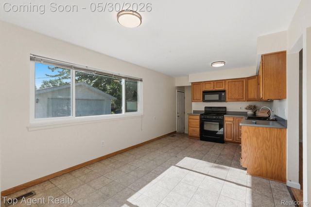 26268 Patricia Avenue, Warren, MI 48091
