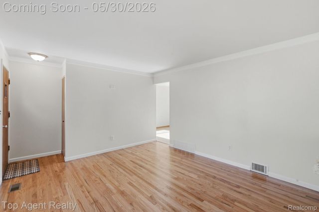 26268 Patricia Avenue, Warren, MI 48091