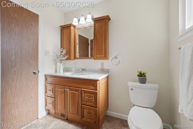 26268 Patricia Avenue, Warren, MI 48091