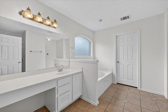 16831 Bailey Jean DR, Round Rock, TX 78681