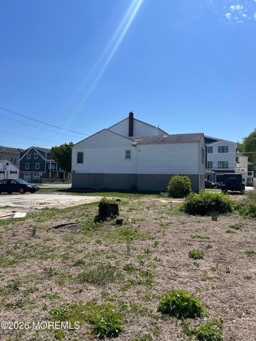 121 Florence Avenue, Union Beach, NJ 07735