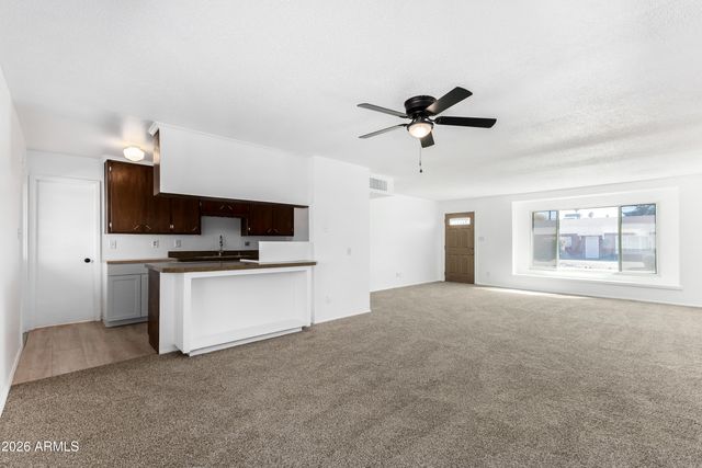 8636 E WINDSOR Avenue, Scottsdale, AZ 85257