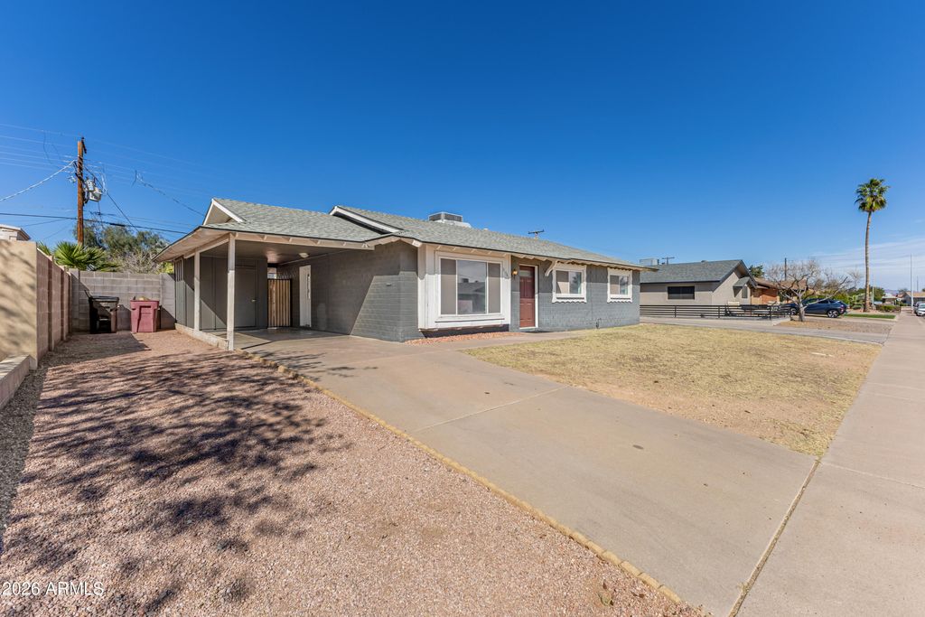 8636 E WINDSOR Avenue, Scottsdale, AZ 85257