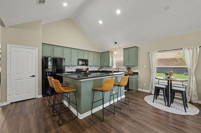 7110 Nickaburr Creek Drive, Magnolia, TX 77354