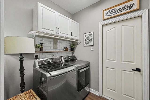 7110 Nickaburr Creek Drive, Magnolia, TX 77354