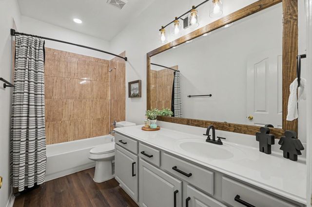 7110 Nickaburr Creek Drive, Magnolia, TX 77354