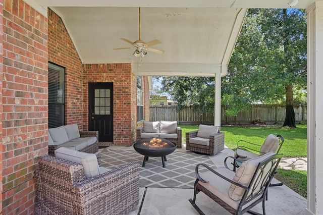 7110 Nickaburr Creek Drive, Magnolia, TX 77354