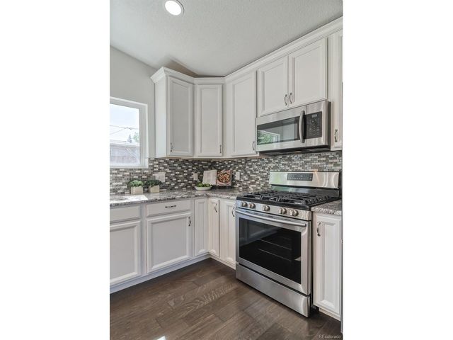 8246 S Dover St, Littleton, CO 80128