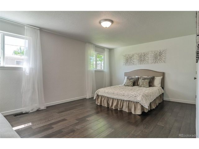 8246 S Dover St, Littleton, CO 80128