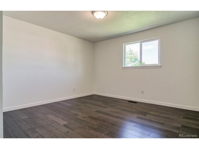 8246 S Dover St, Littleton, CO 80128