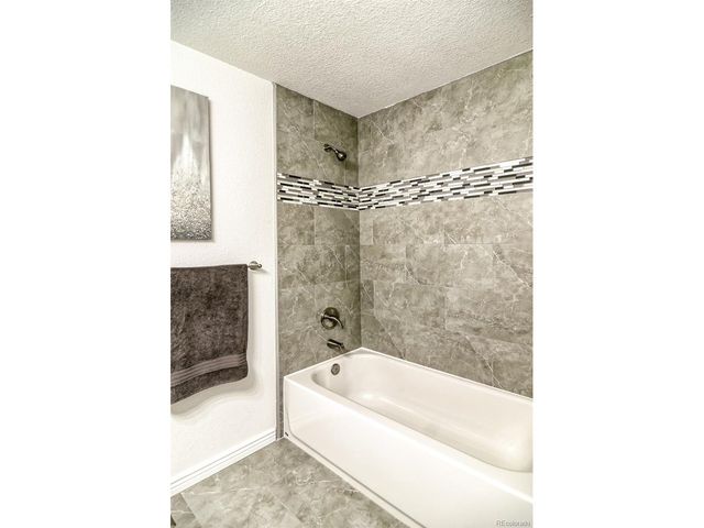 8246 S Dover St, Littleton, CO 80128