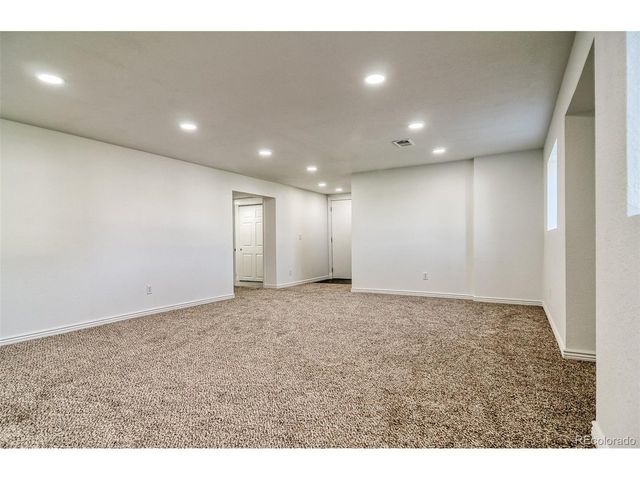 8246 S Dover St, Littleton, CO 80128