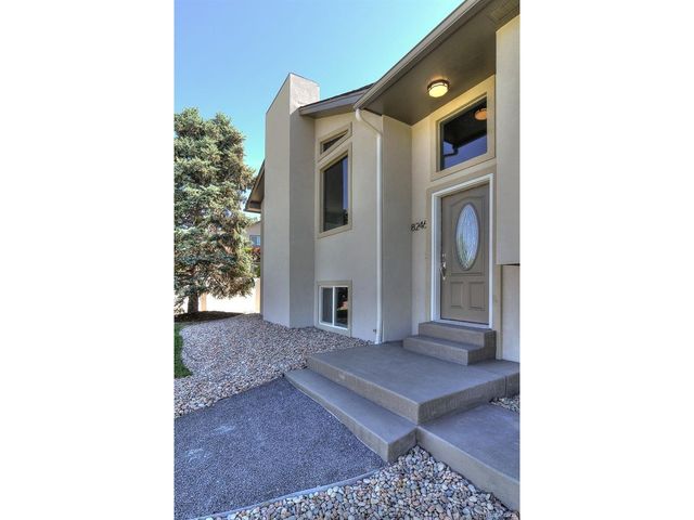 8246 S Dover St, Littleton, CO 80128