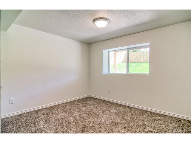 8246 S Dover St, Littleton, CO 80128