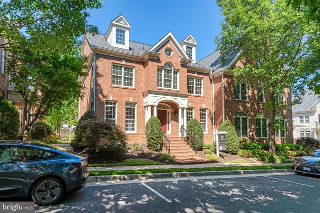 3842 FARRCROFT GRN, Fairfax, VA 22030