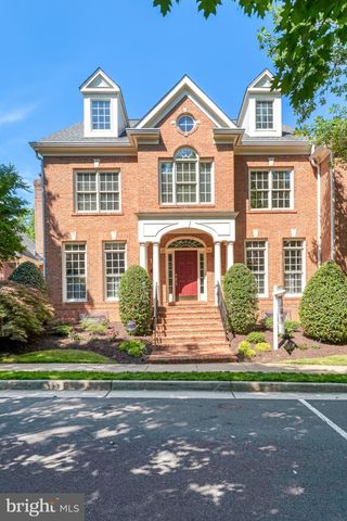 3842 FARRCROFT GRN, Fairfax, VA 22030